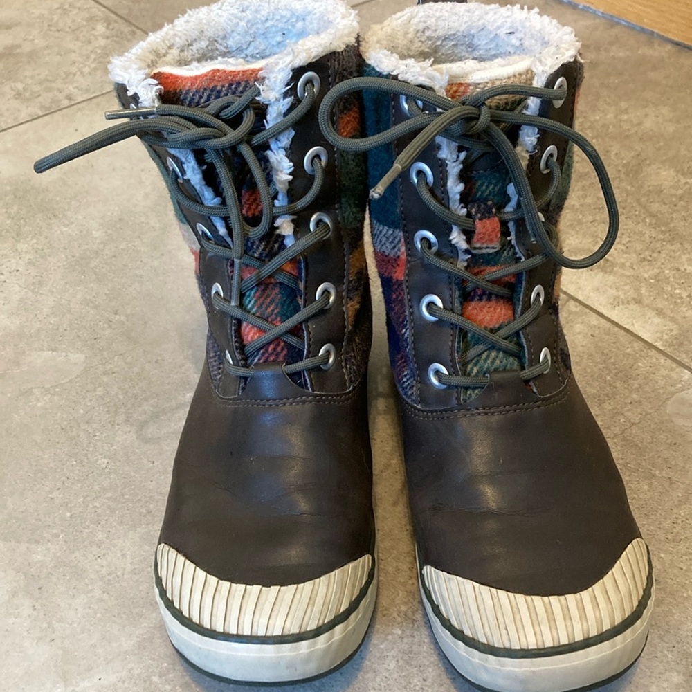 Keen Elsa winter boots, 8.5